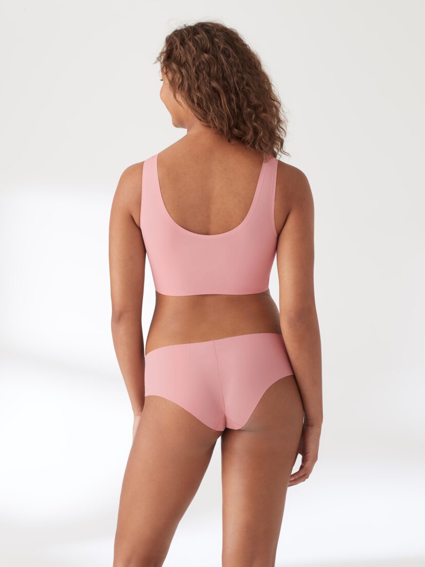 HIIT scoop neck bra with piping
